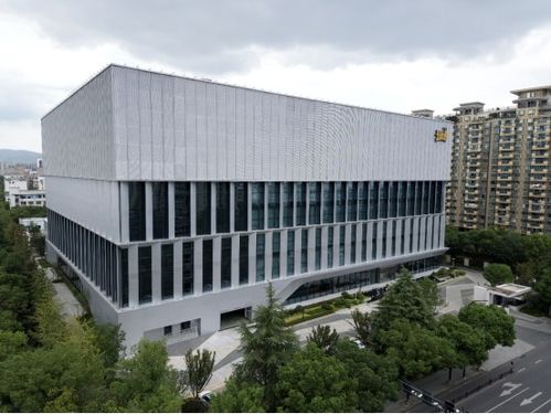 文化与科技双轮驱动 贰万陆科技的未来工厂之旅